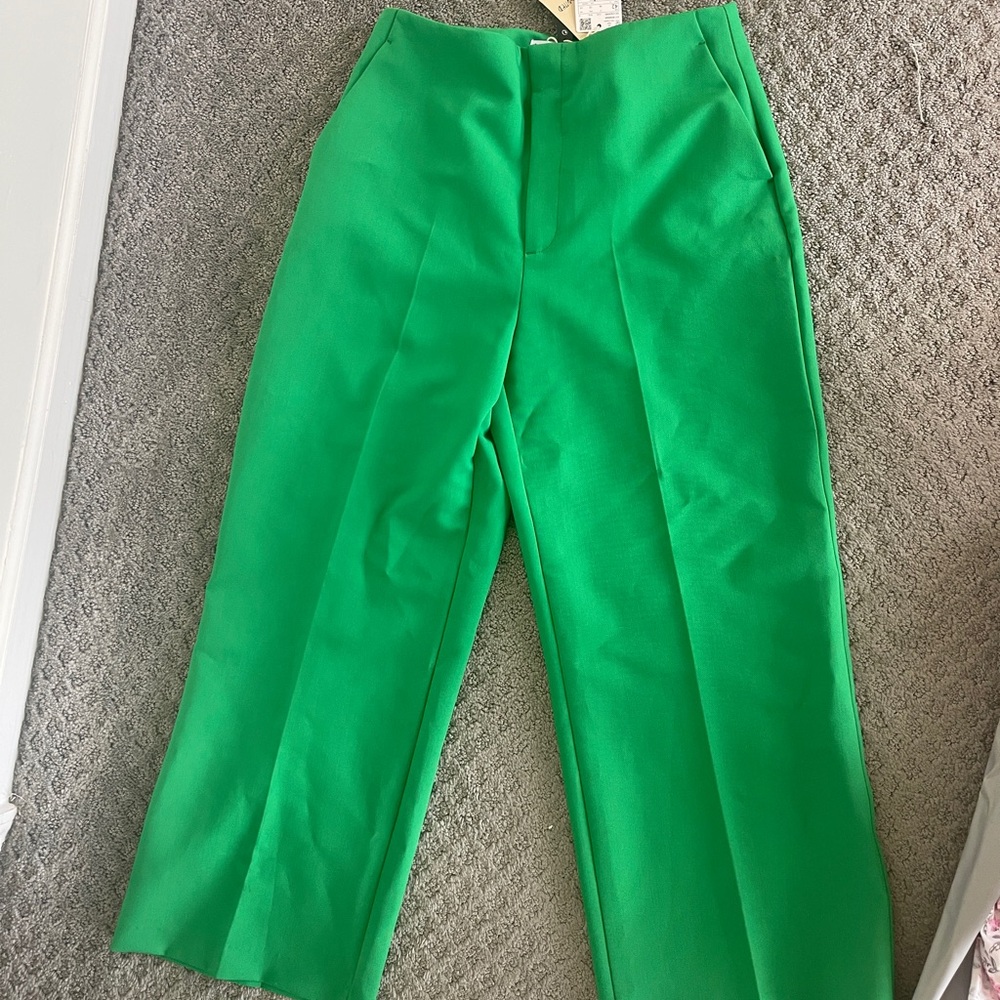 Hi! Selling these super cute Mango Trousars. Brand New with tags!